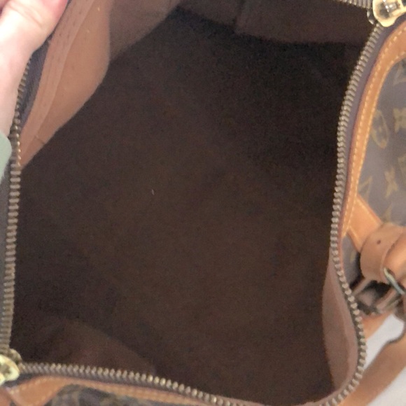 SOLD Louis Vuitton Sac Souple 35 Monogram Canvas Vintage w/ Leather Luggage Tag - Picture 11 of 11